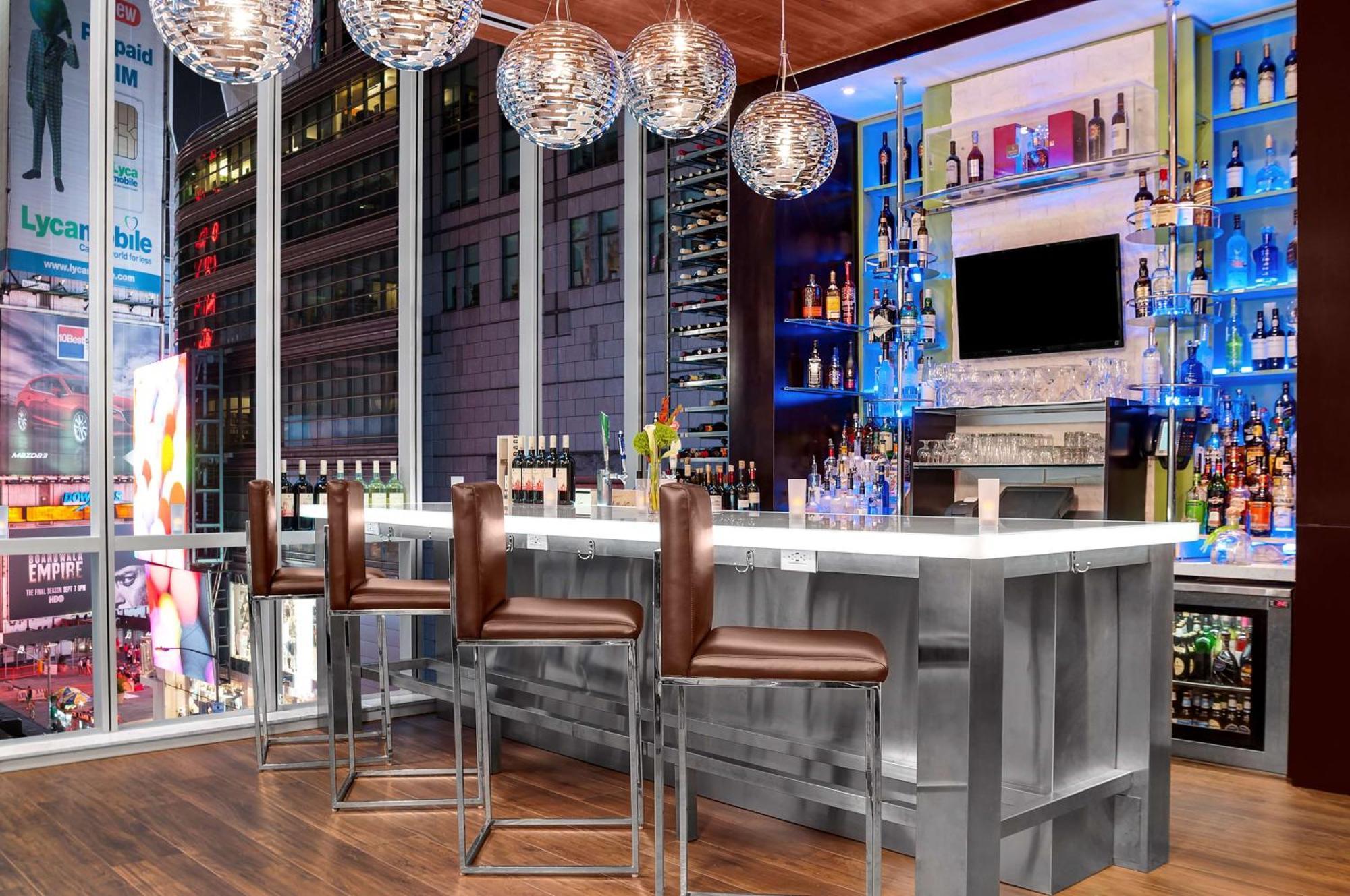 Hilton Garden Inn New York - Times Square Central Экстерьер фото